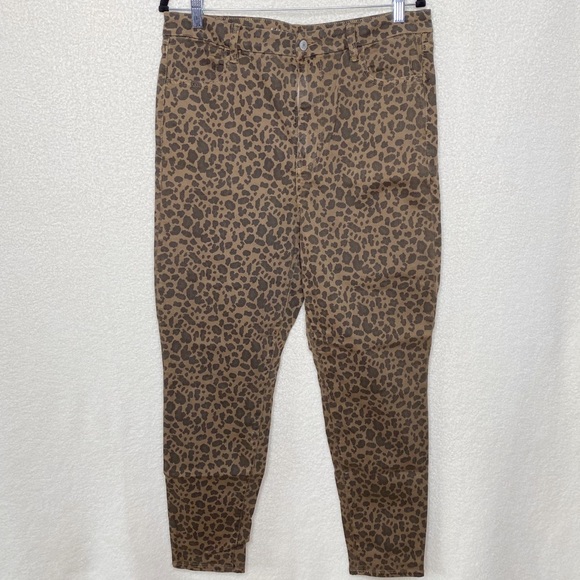 {American Eagle} leopard print curvy super high rise jeggings - Picture 1 of 6
